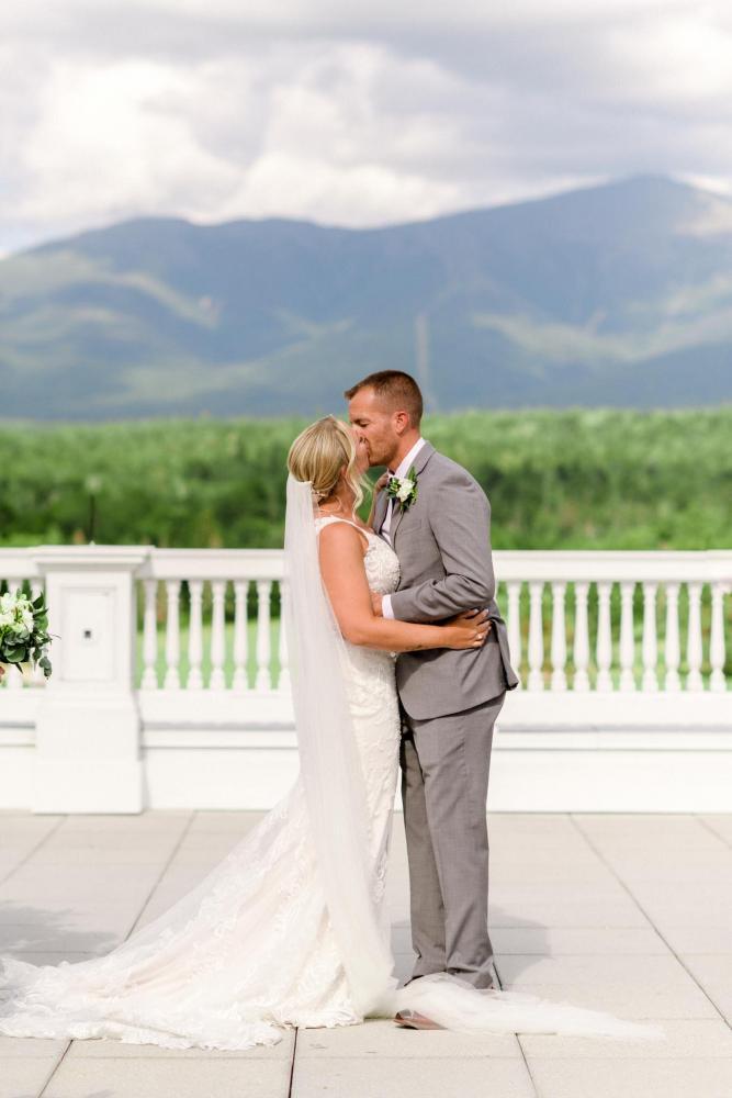 Wedding at The Omni Resort at Mount Washington Venue in Bretton Woods